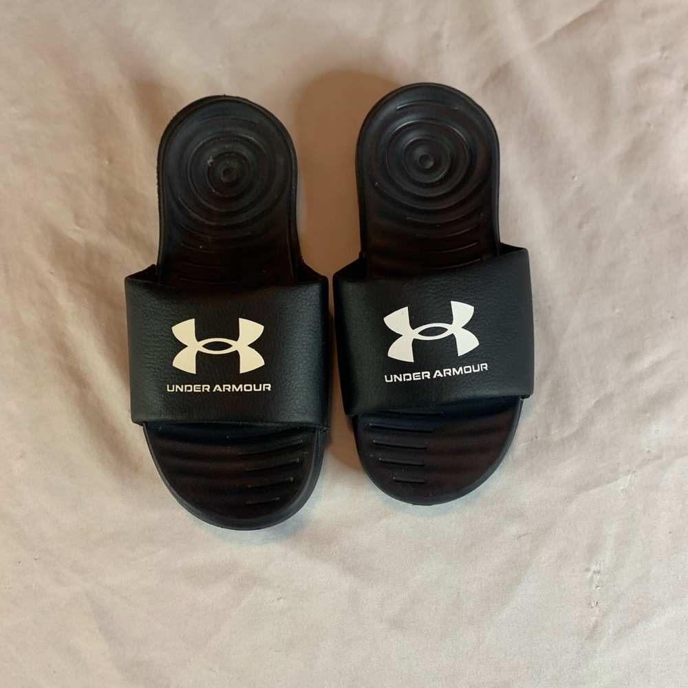 Under Armour Black Slide Sandals Boys size 13k